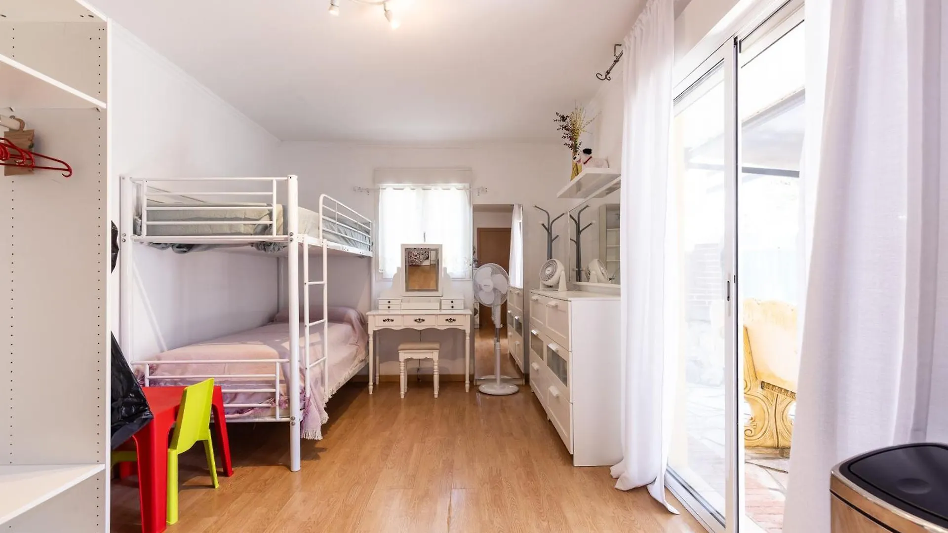 סאלו Villa Frades